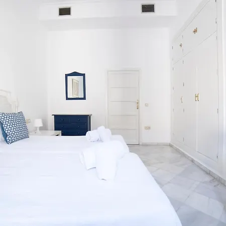 Alohamundi Catedral Apartment Seville Room photo